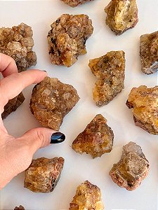 Fluorita Dourada Bruta - Direção na Vida; Capacidade de Ação; Funcionamento da Mente; Raciocínio e Criatividade