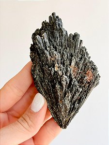 Cianita Preta - CP38 150g - Vassoura de Bruxa - Proteção, Varre para longe a negatividade