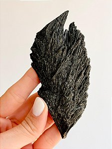 Cianita Preta - CP28 86g - Vassoura de Bruxa - Proteção, Varre para longe a negatividade