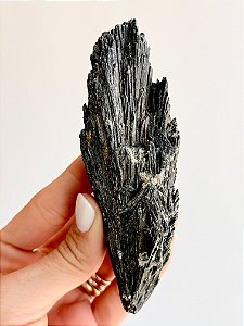 Cianita Preta - CP26 124g - Vassoura de Bruxa - Proteção, Varre para longe a negatividade