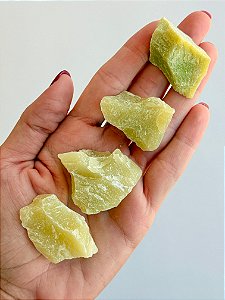 Quartzo Limão Bruto - Atrai Oportunidades; Lidar com Cobranças e Sobrecarga; Prosperar com Leveza; Excesso de Ruído Mental