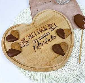 Dia Dos Namorados - Tábua de Corte Coração em Bambu Personalizada