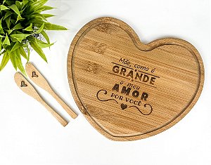 Kit Tábua Bambu Formato Coração C/2 Espátulas Personalizado - Mãe