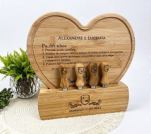 Kit para Queijo 6 Peças em Bambu  Formato Coração com Personalização