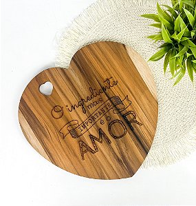 Tábua de Coração em Teca com Recorte 29x28cm Personalizada