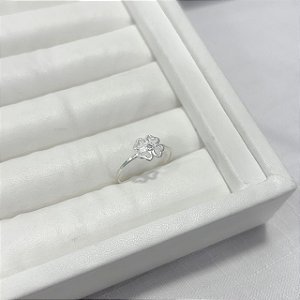 Anel Trevo com Pedrinha em Prata