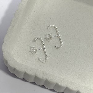 Brinco Ear Hook Aro Torcido em Prata