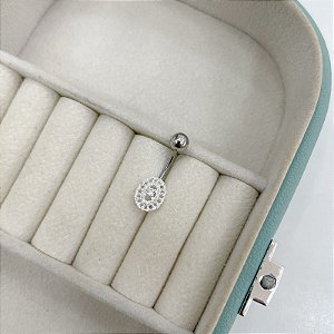 Piercing para umbigo Oval em Prata cravejada com Zircônias