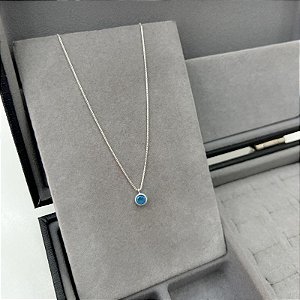Colar Ponto de Luz Azul Claro em Prata
