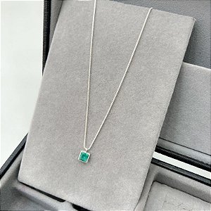 Colar Ponto de Luz Quadrado Verde Água em Prata