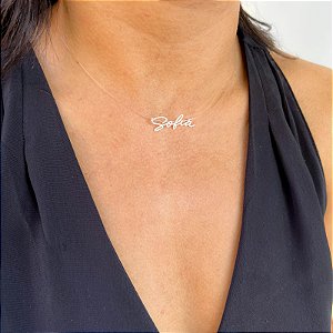 O Colar de Nylon com Nome em Prata