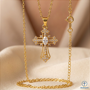 Colar Luxo com Pingente Cruz e Strass
