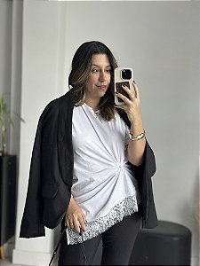 T-SHIRT ASSIMÉTRICA