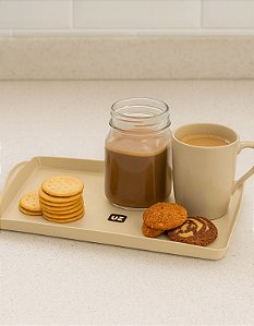 Bandeja Plástica Multiuso – Resistente, Versátil e com Saída Rápida no Atacado