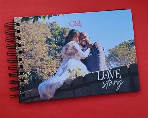 Álbum de fotos com fotos polaroid