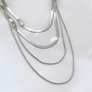 Colar Mix de Correntes Prateado Aura - Fita e Serpente