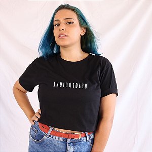 Camiseta Revolucione preta