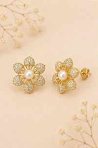 Brinco Flor Imperial com Pérola