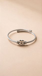 Bracelete em Aço Inoxidável com Detalhe Central