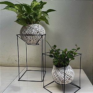 KIT 2 KOKEDAMAS JIBOIA BRANCA + PEPEROMIA HOPE C/ SUPORTE