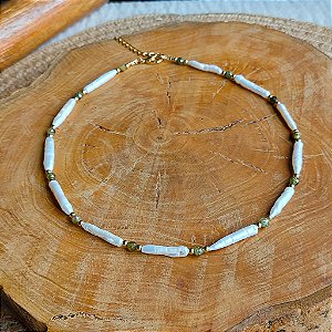 Colar de Perolas e Pedra Natural Peridoto