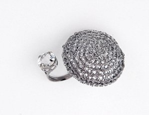 ANEL BORDADO COM CRISTAL DE METAL TECIDO NO CROCHÊ DE METAL – HELIANA LAGES