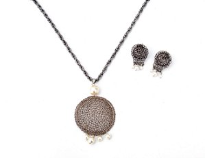 CONJUNTO BATEIA DE CROCHÊ TECIDO NO CROCHÊ EM METAL – HELIANA LAGES