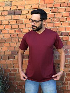 Camiseta poliviscose masculina com decote V