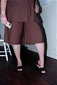 Bermuda Jorts Alfaiataria Cor Marrom - Plus Size