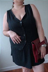 Colete de Malha Texturizada com Botões – Cor Preta Plus Size