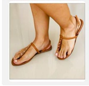 Rasteirinha Elegance Com detalhe dourado (caramelo)
