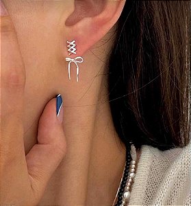 Ear Jacket Laço de espartilho