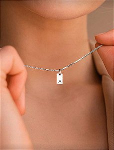 Cordão Plaquinha Letra