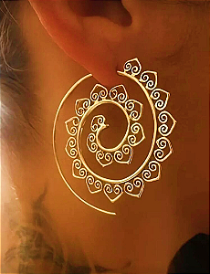 Brinco Espiral Yasmin Dourado
