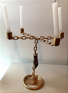 Castiçal dourado - correntes