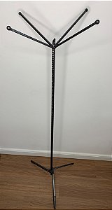 Cabideiro de piso - preto craqueado 4 hastes