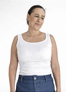 REGATA MALHA CANELADO BRANCO DECOTE U