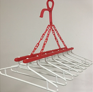 VARAL MULTIUSO COM 8 CABIDES SANCHES VERMELHO