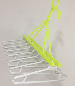 VARAL MULTIUSO COM 8 CABIDES SANCHES AMARELO