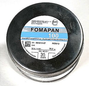 Filme fomapan 100  - lata 35mm  30,5 metros  *atenção ao prazo