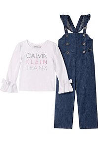 Conjunto Jardineira Jeans e Blusa Branca - Calvin Klein