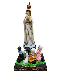 Nossa Senhora de Fátima com os Pastores  - Colorida