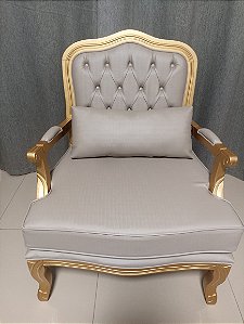 Poltrona King Capitonê - Dourada/Corino - Alto Padrão Móveis.