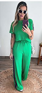 Conjunto em moletinho,calça e blusa com listras. Tam. M