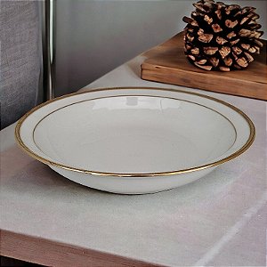 Saladeira em porcelana Limoges branca filetada a ouro.