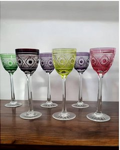 Conjunto de 6 antigas taças em cristal colorido