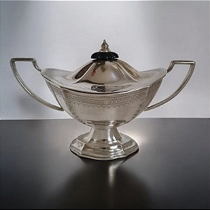 Molheira ´´ Saucer tureen`` E. P. N.S made in England.