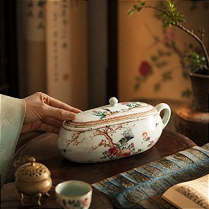 Antiga ´´Bourdaloue ´´em porcelana chinesa