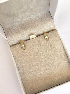 BRINCO ARGOLA COM FILEIRAS DIAMANTE
