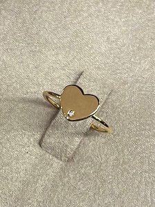 ANEL CORAÇÃO DETALHE DIAMANTE